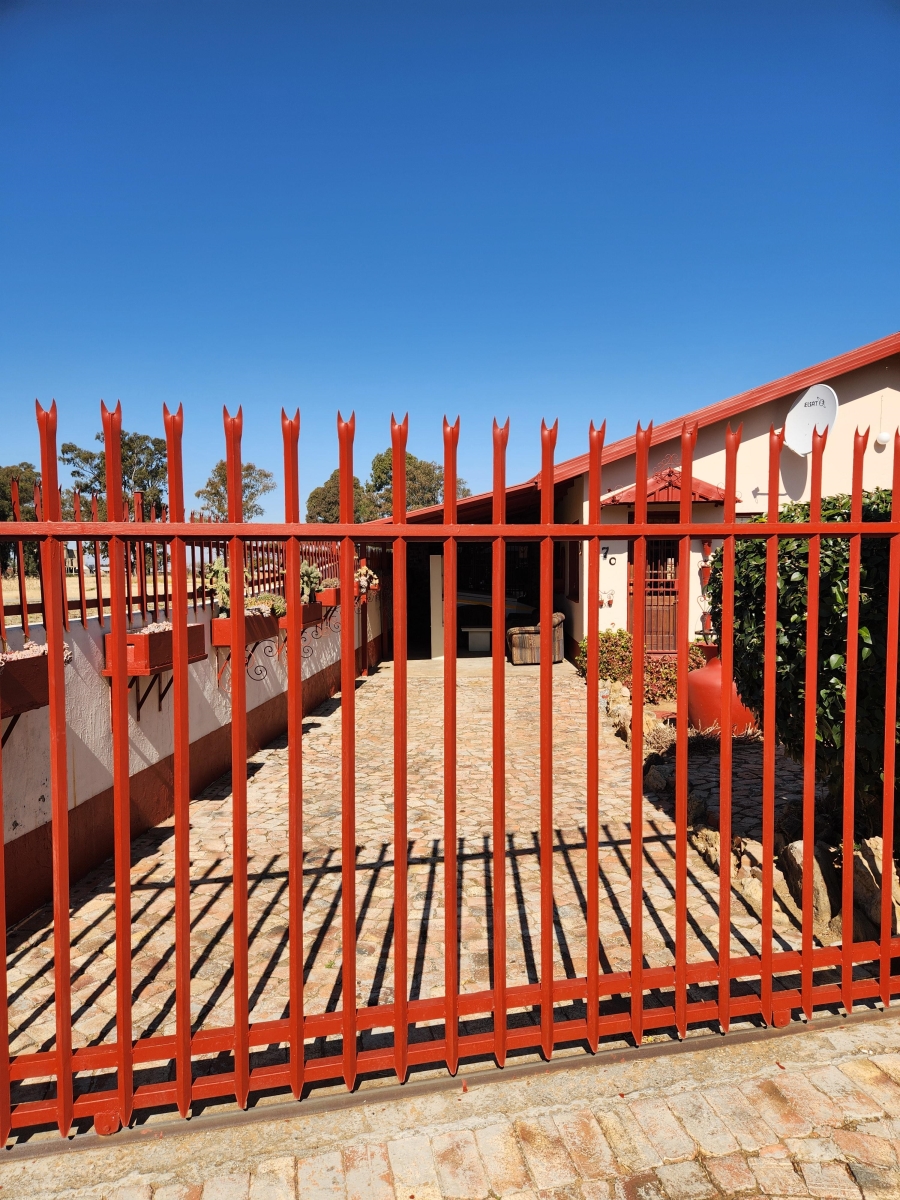 7 Bedroom Property for Sale in Hennenman Free State
